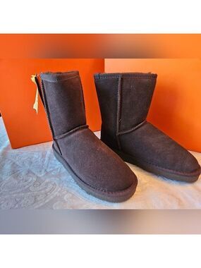 Auabp Brown Winter Boots, Australian Leather and Sheepskin, Size 5, New in Box